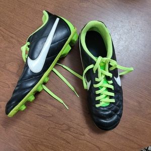 Nike Youth Baseball Cletes